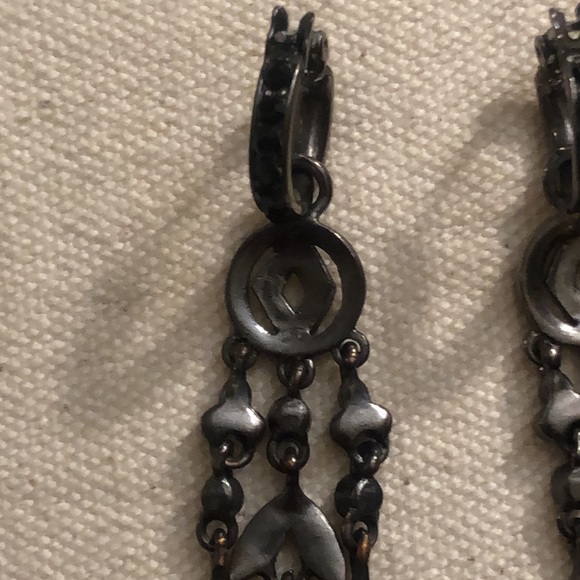 Black and Gray Vintage Monet Dangly Earrings. Has a goth Victorian vibe. 🖤 - Picture 11 of 16